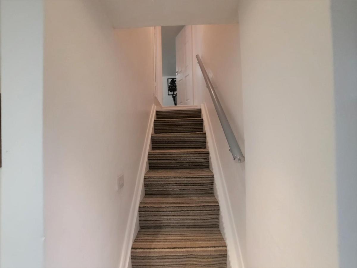 3 Bedroom Semi Detached House With Parking, Wifi Colchester Exterior photo